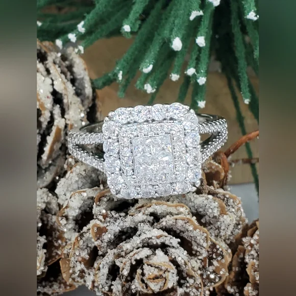 Beautiful Sparkle Zirconian Ring Stamped S925 NEW - Picture 4 of 5